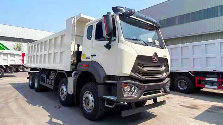 8x4 New Model Sino Howo Dump Truck for Sale Cost in Rwanda