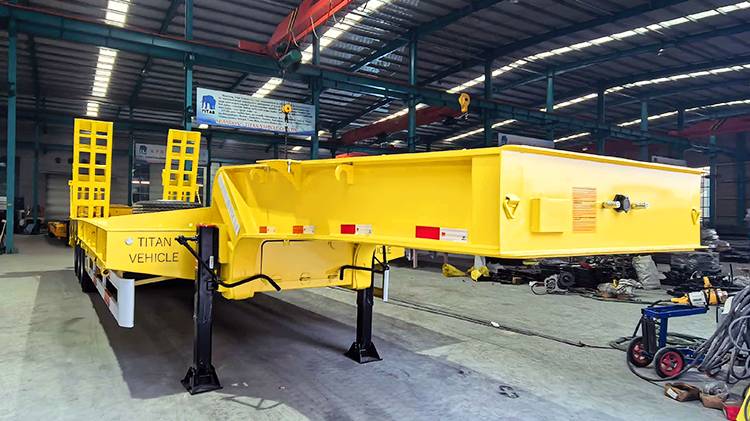 3 axle 60 ton excavator carrier lowbed trailer for sale in Uganda